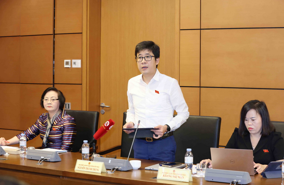 Đại biểu Quốc hội tỉnh Yên Bái Nguyễn Thành Trung phát biểu.(Ảnh: Phương Hoa/TTXVN)