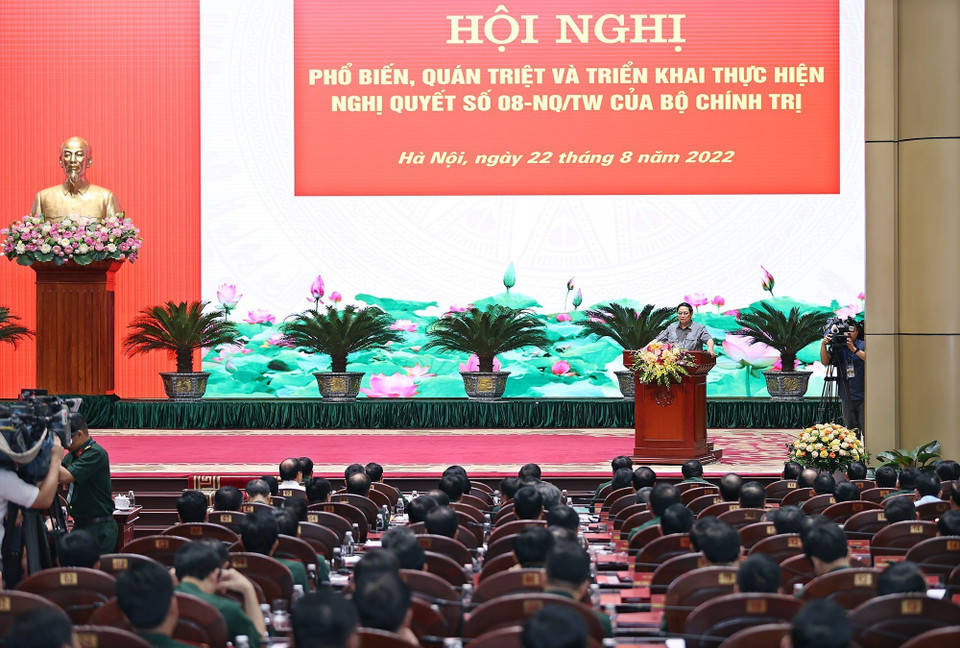 Thủ tướng Phạm Minh Chính phát biểu chỉ đạo Hội nghị quán triệt và triển khai thực hiện Nghị quyết 08-NQ/TW. (Ảnh: Dương Giang/TTXVN)