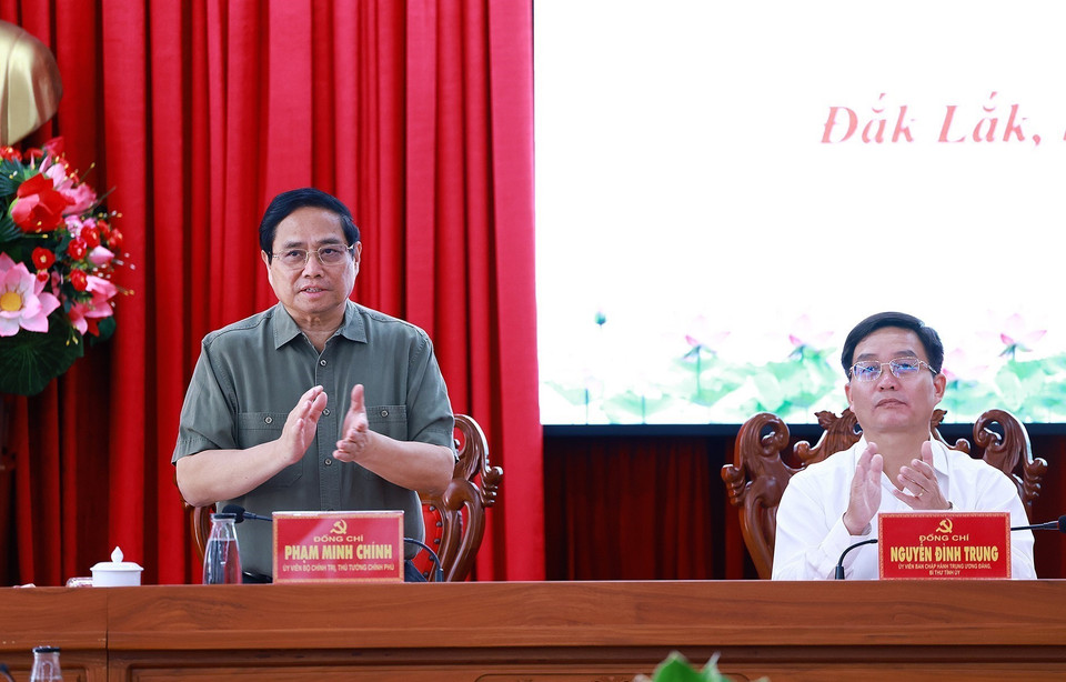Thủ tướng Phạm Minh Chính làm việc với lãnh đạo tỉnh Đắk Lắk về tình hình phát triển kinh tế-xã hội. (Ảnh: Dương Giang/TTXVN)