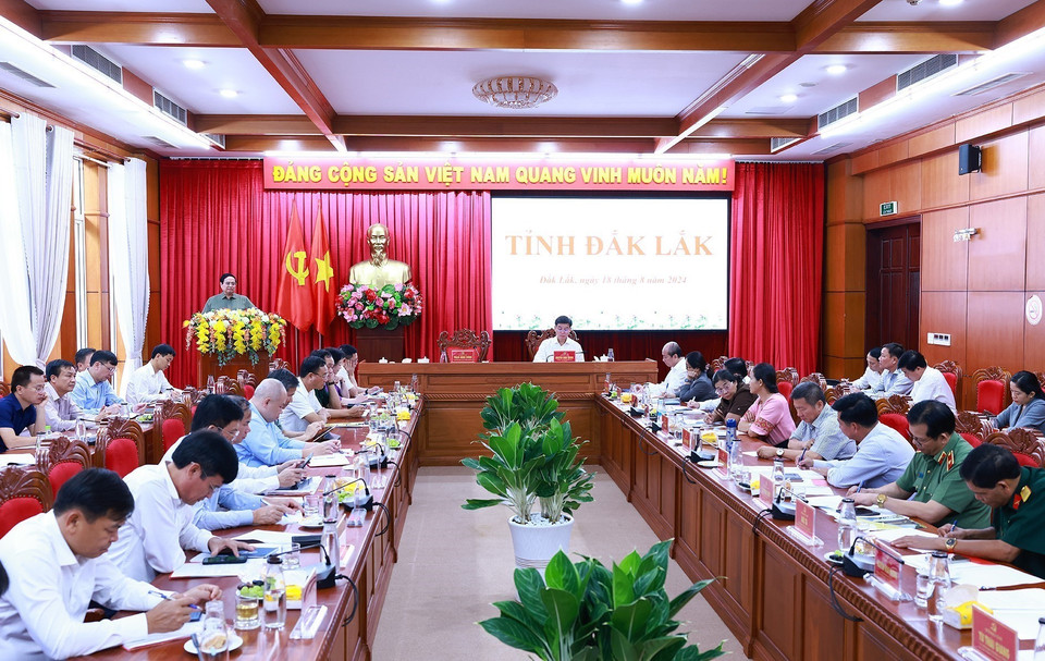 Thủ tướng Phạm Minh Chính phát biểu kết luận tại buổi làm việc với lãnh đạo tỉnh Đắk Lắk. (Ảnh: Dương Giang/TTXVN)