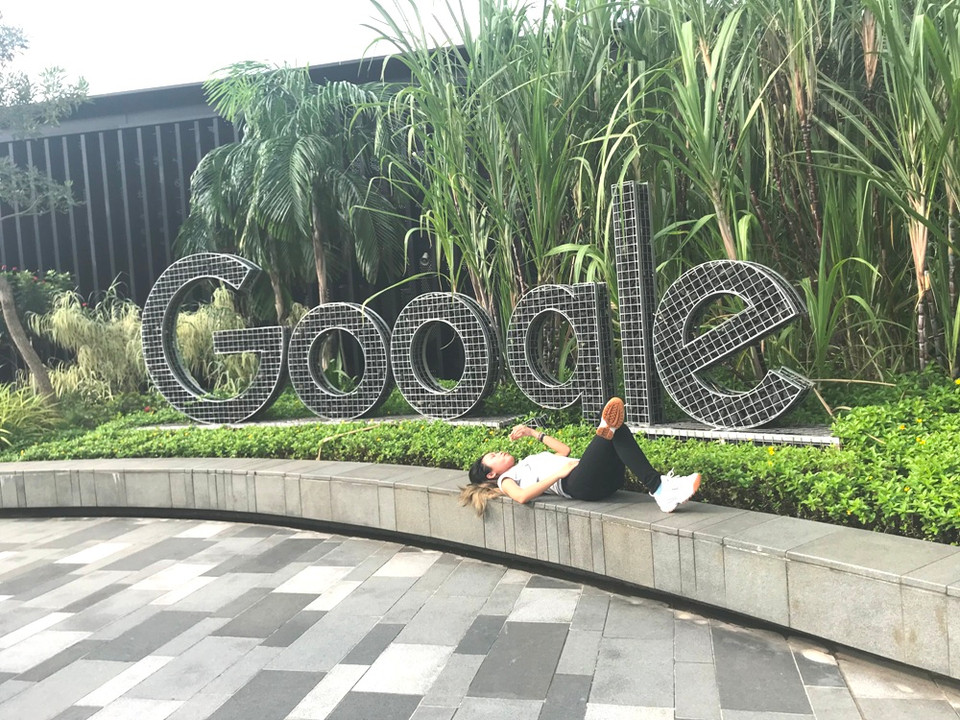 Nhân viên Google cũng có thể thư giãn trong các khu vườn xanh trên tầng cao của tòa nhà. (Ảnh: PV/Vietnam+)