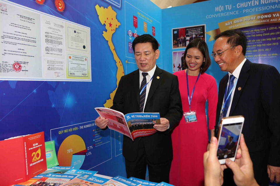 Các gian hàng trưng bày tại Đại hội. (Ảnh: Dương Giang/TTXVN)