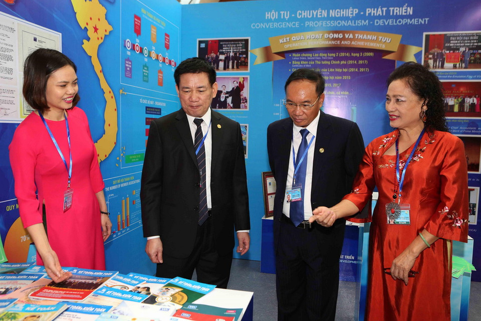 Các gian hàng trưng bày tại Đại hội. (Ảnh: Dương Giang/TTXVN)