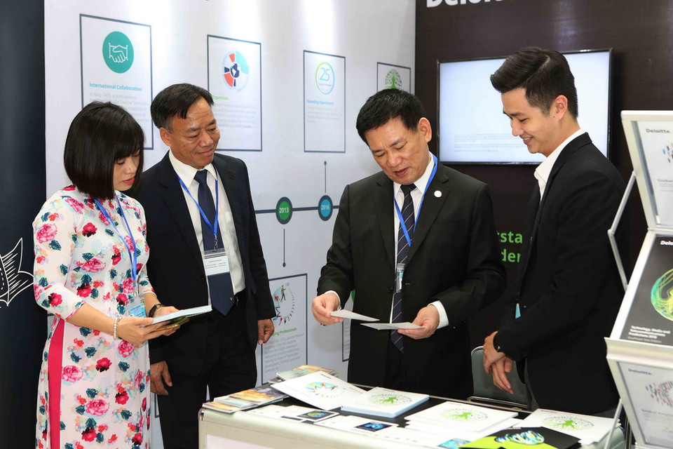 Các gian hàng trưng bày tại Đại hội. (Ảnh: Dương Giang/TTXVN)