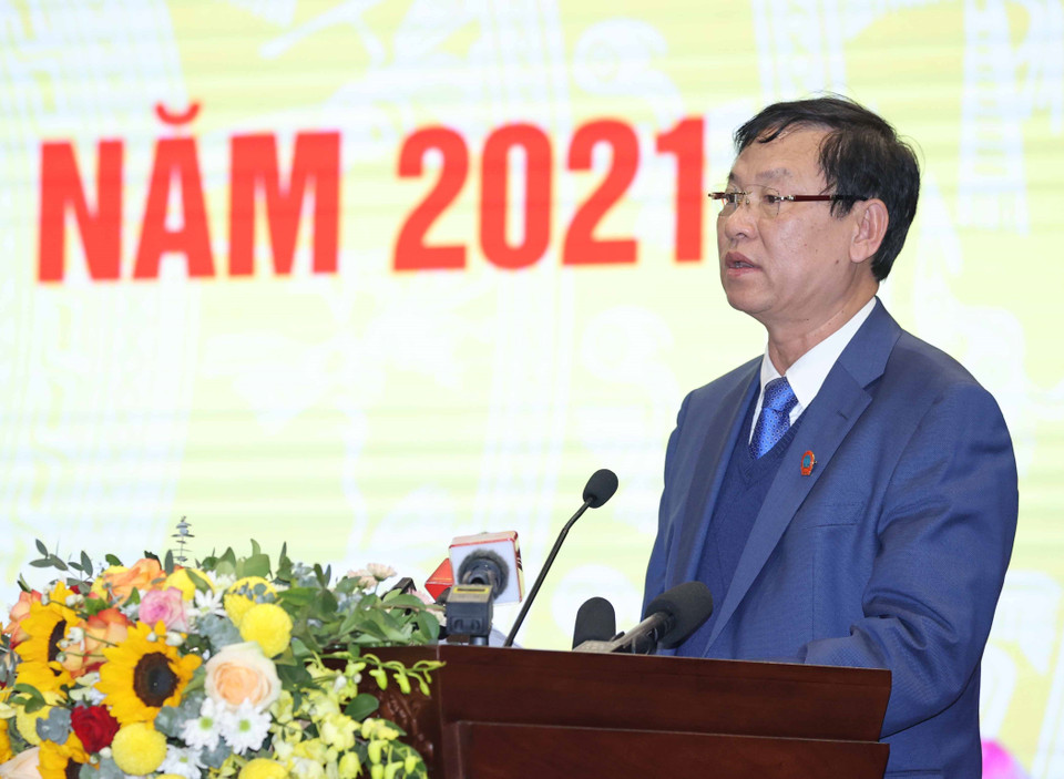 Chánh án Tòa án Nhân dân Thành phố Hà Nội Nguyễn Hữu Chính phát biểu tham luận tại hội nghị. (Ảnh: Thống Nhất/TTXVN)