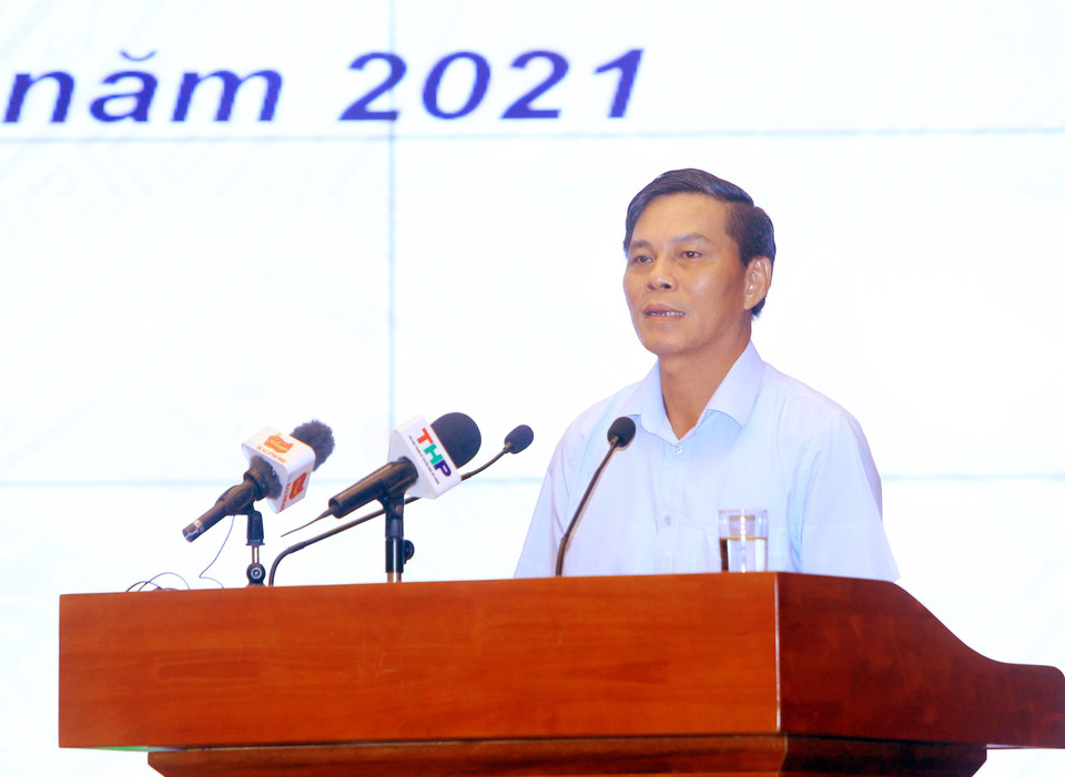 Chủ tịch Ủy ban nhân dân thành phố Hải Phòng Nguyễn Văn Tùng phát biểu tại buổi tiếp xúc. (Ảnh: An Đăng/TTXVN)