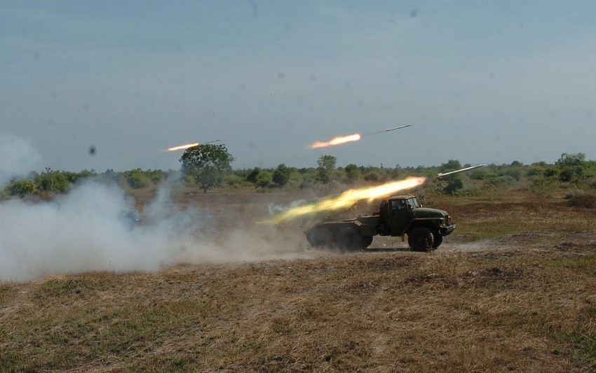 Quân đoàn 4 tổ chức diễn tập hiệp đồng các binh chủng,binh khí có bắn đạn thật cấp trung đoàn.(Ảnh: Trọng Đức/TTXVN)