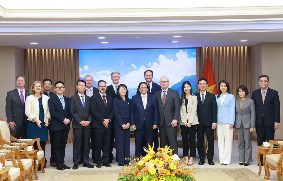 Thủ tướng Phạm Minh Chính tiếp ông John Neuffer, Chủ tịch Hiệp hội Công nghiệp Bán dẫn Hoa Kỳ (SIA) và lãnh đạo các doanh nghiệp bán dẫn hàng đầu Hoa Kỳ. (Ảnh: Dương Giang/TTXVN)