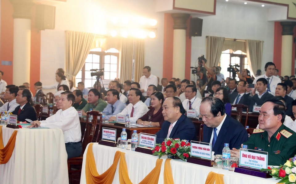 Thủ tướng Nguyễn Xuân Phúc và các đại biểu dự hội nghị. (Ảnh: Thống Nhất/TTXVN)