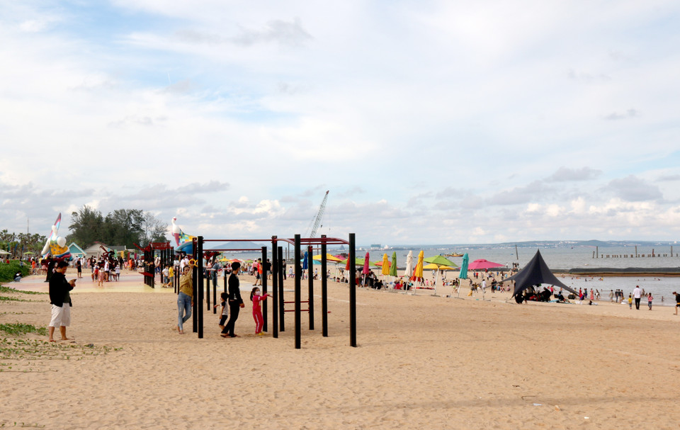 Sở Văn hóa, Thể thao và Du lịch Bình Thuận dự kiến có khoảng 80.000 lượt khách du lịch đến tham quan, lưu trú và nghỉ dưỡng đến Bình Thuận trong dịp này, tăng khoảng 33% so với năm ngoái. (Ảnh: Nguyễn Thanh/TTXVN)