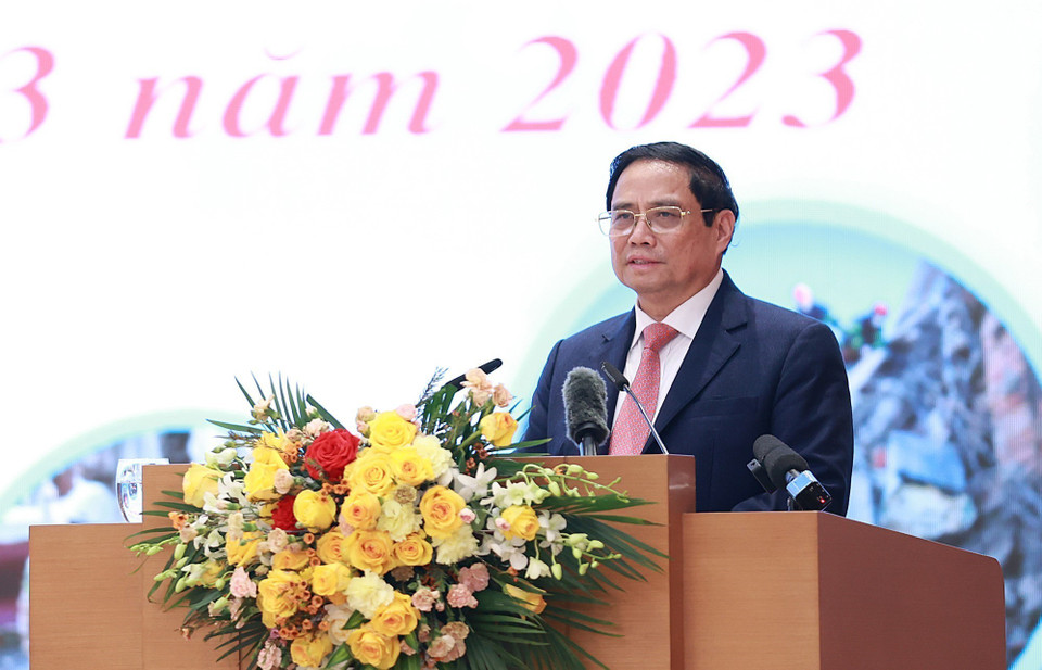 Thủ tướng Phạm Minh Chính phát biểu tuyên dương các lực lượng tham gia cứu nạn, cứu hộ làm nhiệm vụ tại Thổ Nhĩ Kỳ. (Ảnh: Dương Giang/TTXVN)