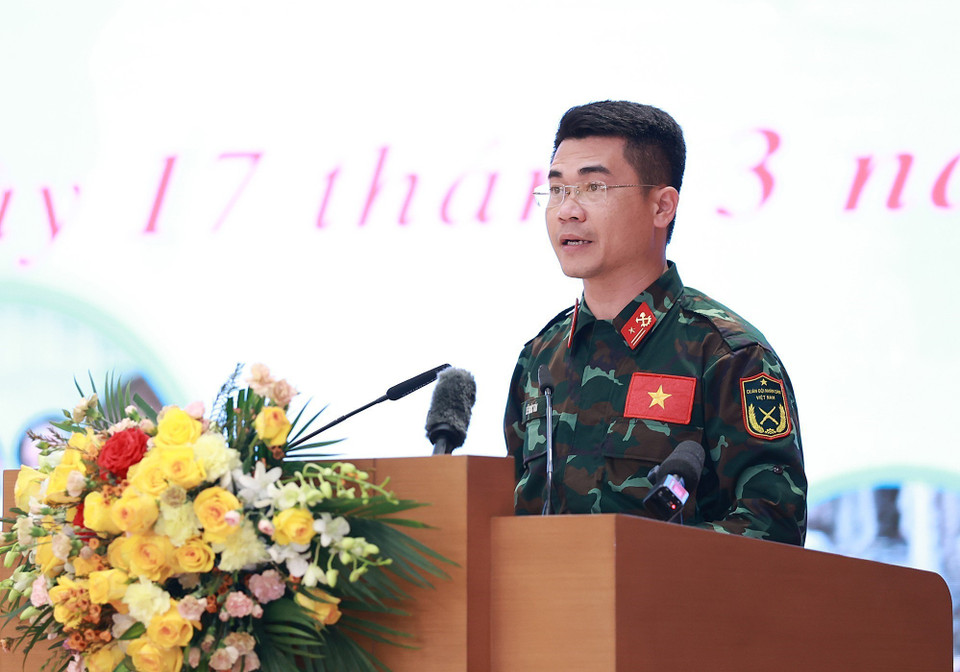 Thiếu tá Lê Đức Tài, đại diện đoàn cứu nạn, cứu hộ của Bộ Quốc phòng làm nhiệm vụ tại Thổ Nhĩ Kỳ phát biểu. (Ảnh: Dương Giang/TTXVN)