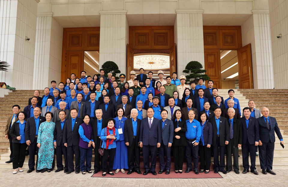 Thủ tướng Nguyễn Xuân Phúc với các đại biểu tại buổi gặp mặt. (Ảnh: Thống Nhất/TTXVN)