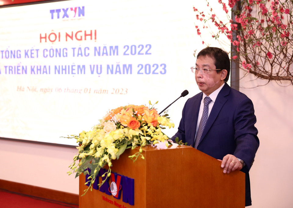 Phó Bí thư Đảng ủy, Phó Tổng Giám đốc TTXVN Nguyễn Tuấn Hùng tổng kết công tác năm 2022. (Ảnh: Hoàng Hiếu/TTXVN)