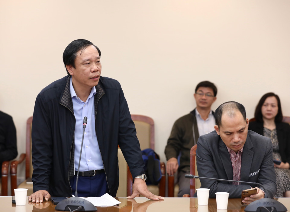 Giám đốc Trung tâm truyền hình Thông tấn Nguyễn Thiện Thuật tham luận tại hội nghị. (Ảnh: Hoàng Hiếu/TTXVN)