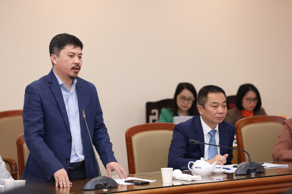 Tổng Biên tập Báo Thể thao &amp; Văn hóa Lê Xuân Thành tham luận tại Hội nghị. (Ảnh: Hoàng Hiếu/TTXVN)