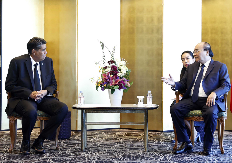 Hình ảnh Chủ tịch nước Nguyễn Xuân Phúc gặp Tổng thống Palau Surangel Whipps. (Ảnh: Thống Nhất/TTXVN)