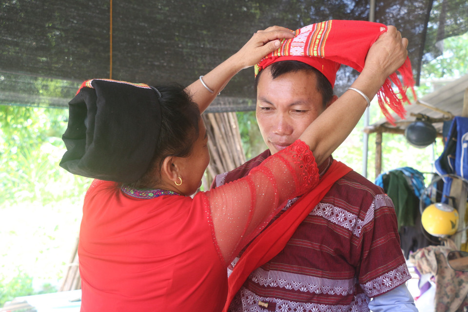 Không chỉ có nền văn hóa lâu đời, lối sống đặc trưng riêng của dân tộc Thái, nét độc đáo trong nghề dệt thổ cẩm truyền thống còn mang giá trị thuần khiết, hội tụ tinh hoa của người Thái nơi đây. (Ảnh: Bích Huệ/TTXVN)