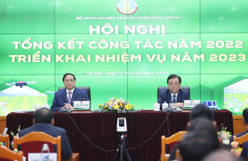 Thủ tướng Phạm Minh Chính và Bộ trưởng Bộ Nông nghiệp và Phát triển Nông thôn Lê Minh Hoan chủ trì hội nghị. (Ảnh: Dương Giang/TTXVN)