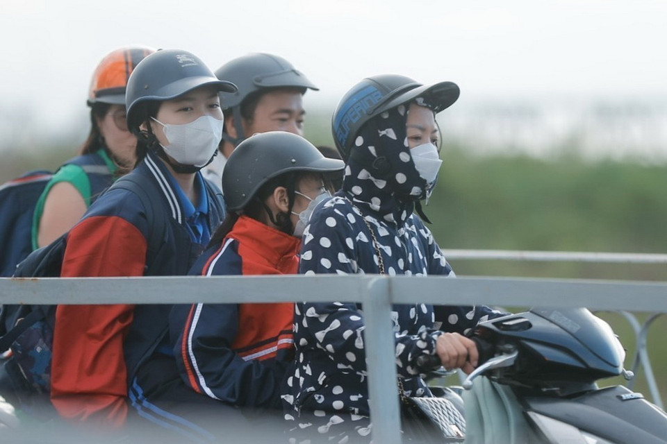 Hà Nội đón đợt không khí lạnh đầu mùa. (Ảnh: Minh Quyết/TTXVN)