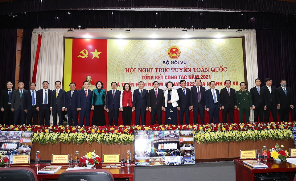 Thủ tướng Phạm Minh Chính với các đại biểu dự hội nghị. (Ảnh: Dương Giang/TTXVN)