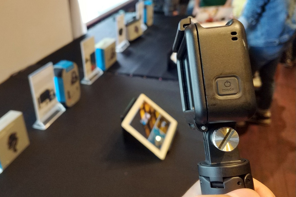 Tính năng chống rung HyperSmooth cho phép người dùng ghi lại hình ảnh mà không cần tới thiết bị cố định máy quay cầm tay thông thường. HyperSmooth có thể hoạt động dưới nước cũng như trong các môi trường gió và độ rung lớn.