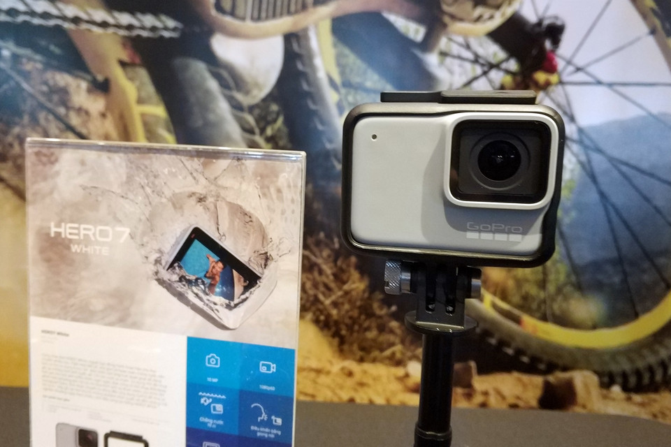 Ngoài HERO7 Black với giá 10,499 triệu đồng, GoPro còn có các thiết bị Silver và White ở các mức giá thấp hơn với lần lượt là 7,899 triệu đồng và 5,299 triệu đồng.