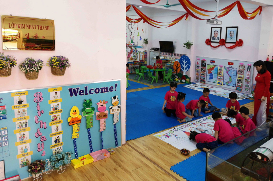 Lớp học mang tên nhà lãnh đạo Triều Tiên Kim Nhật Thành. (Ảnh: Thanh Tùng/TTXVN)