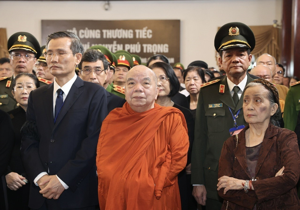 Đại diện các tôn giáo viếng Tổng Bí thư Nguyễn Phú Trọng tại Hội trường Thống Nhất, Thành phố Hồ Chí Minh ngày 25/7/2024. (Ảnh: TTXVN)