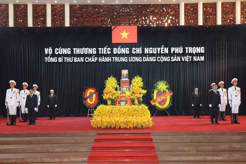 Linh cữu Tổng Bí thư Nguyễn Phú Trọng quàn tại Nhà tang lễ Quốc gia số 5 Trần Thánh Tông, Hà Nội. (Ảnh: TTXVN)