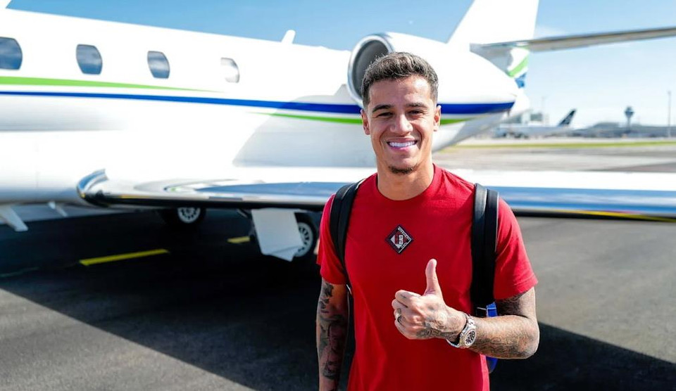 Philippe Coutinho đặt chân đến Munich với nụ cười rạng rỡ trên môi. (Nguồn: fcbayern)