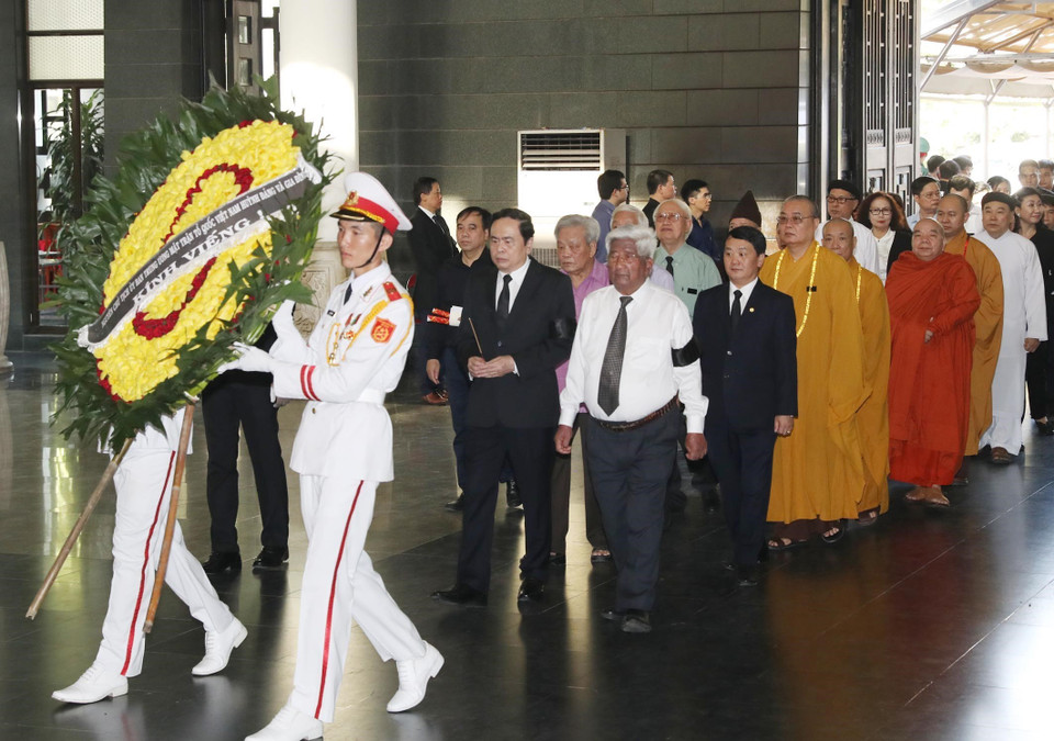 Đoàn Ủy ban Trung ương Mặt trận Tổ quốc Việt Nam do ông Trần Thanh Mẫn, Bí thư Trung ương Đảng, Chủ tịch Ủy ban Trung ương MTTQ Việt Nam làm trưởng đoàn viếng đồng chí Vũ Mão. (Ảnh: Trọng Đức/TTXVN)