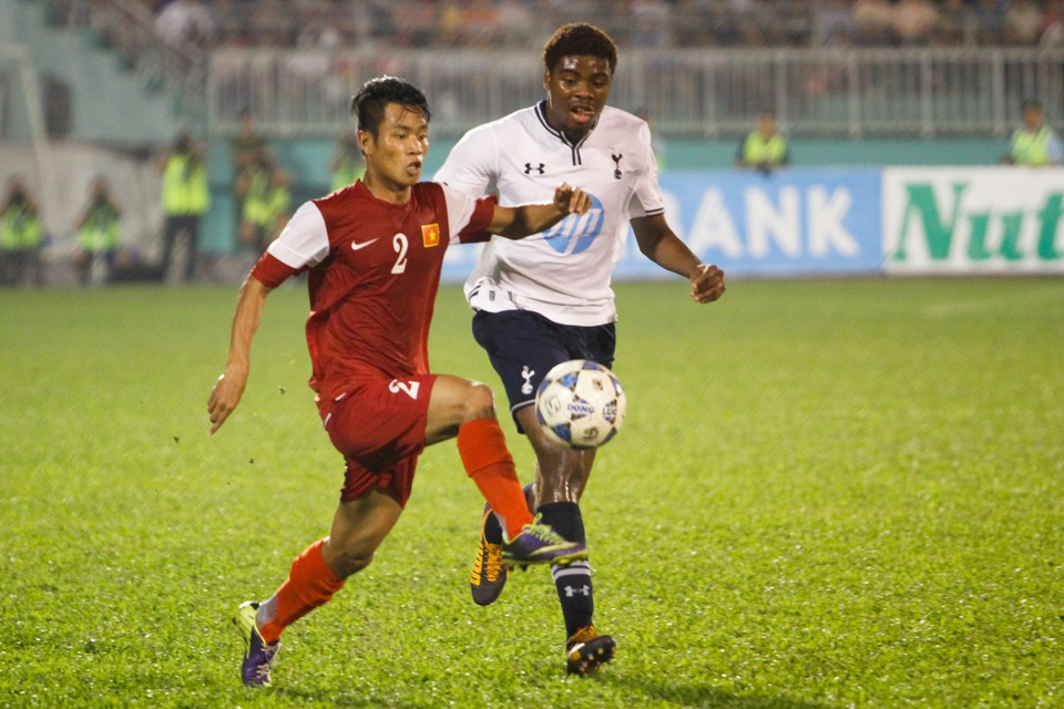 Lê Văn Sơn bỏ lỡ cơ hội ghi bàn thứ 2. (Ảnh: Minh Chiến/Vietnam+)