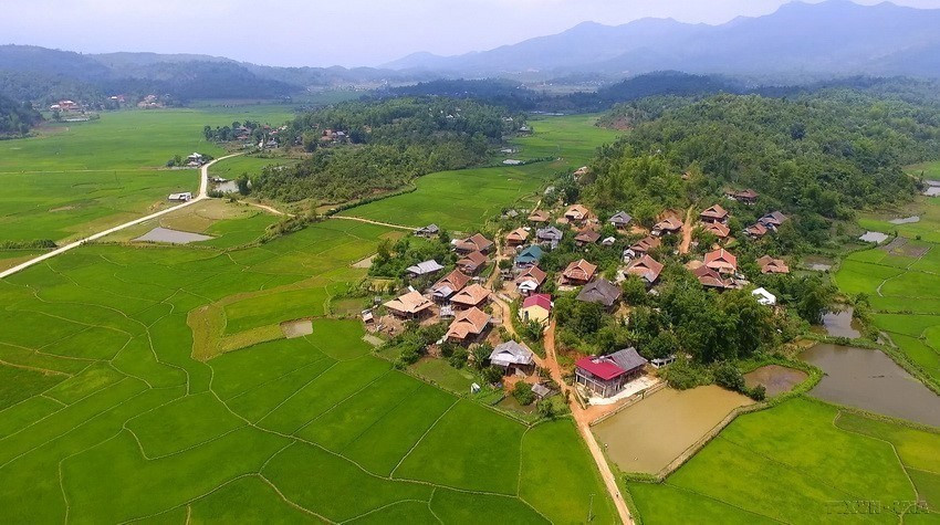 Bản dân tộc Thái ở xã Mường Phăng, huyện Điện Biên. (Ảnh: Xuân Tư/TTXVN)