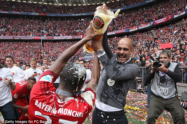 Vị chiến lược gia người Tây Ban Nha cũng không vừa khi 'trả thù' các học trò.