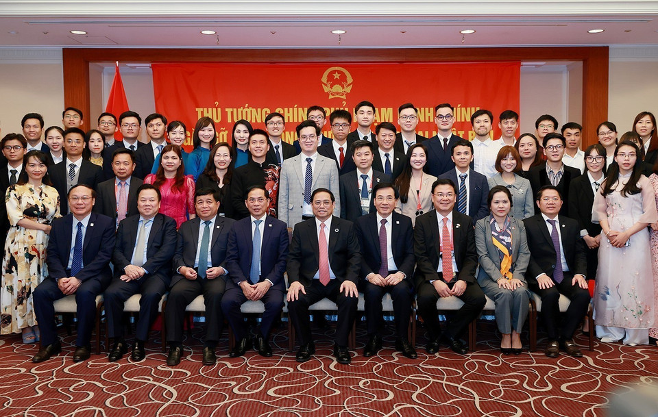 Thủ tướng Phạm Minh Chính với cộng đồng người Việt Nam tại Nhật Bản. (Ảnh: Dương Giang/TTXVN)