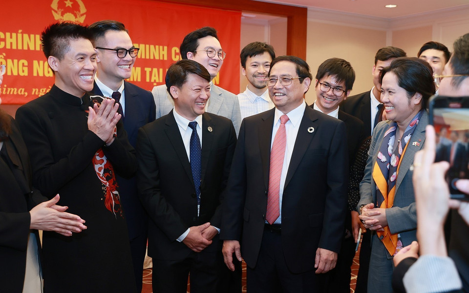 Thủ tướng Phạm Minh Chính với cộng đồng người Việt Nam tại Nhật Bản. (Ảnh: Dương Giang/TTXVN)