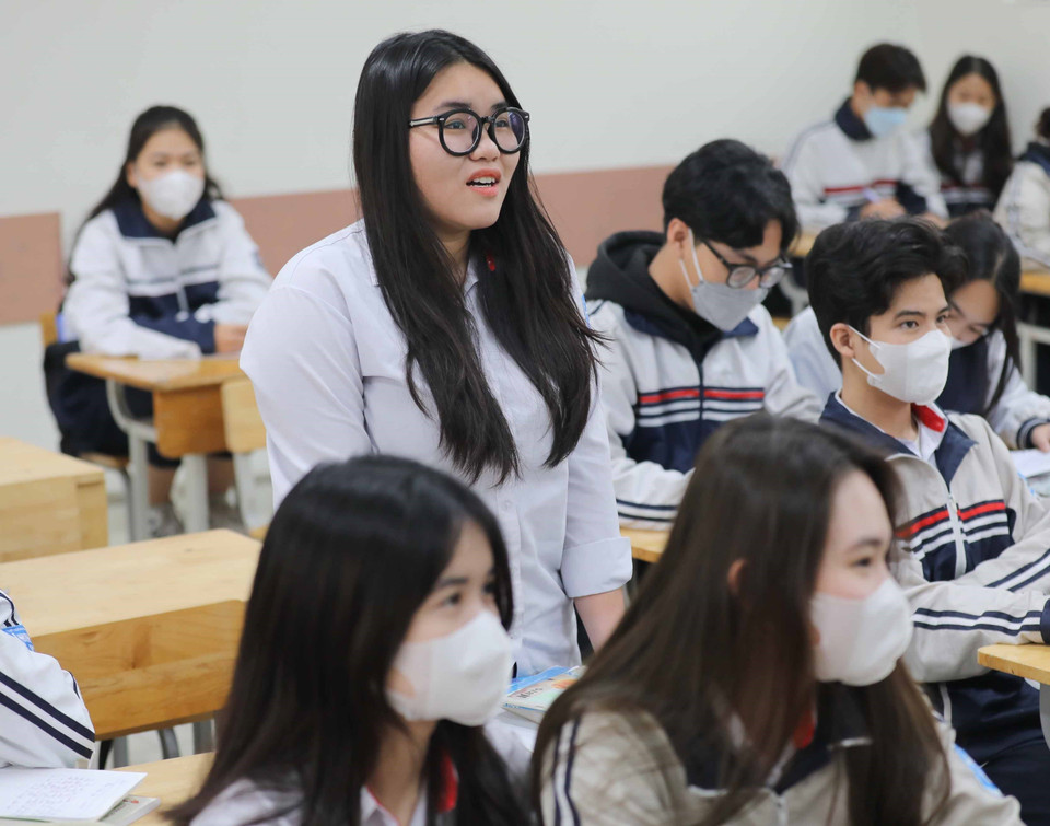 Chuẩn bị cho kỳ thi tốt nghiệp Trung học phổ thông năm 2023, ngay từ đầu học kỳ 2, bên cạnh việc hoàn thành chương trình theo khung thời gian của năm học, các trường trung học phổ thông trên địa bàn Thủ đô đã triển khai kế hoạch ôn tập cho học sinh lớp 12. (Ảnh: Thanh Tùng/TTXVN)