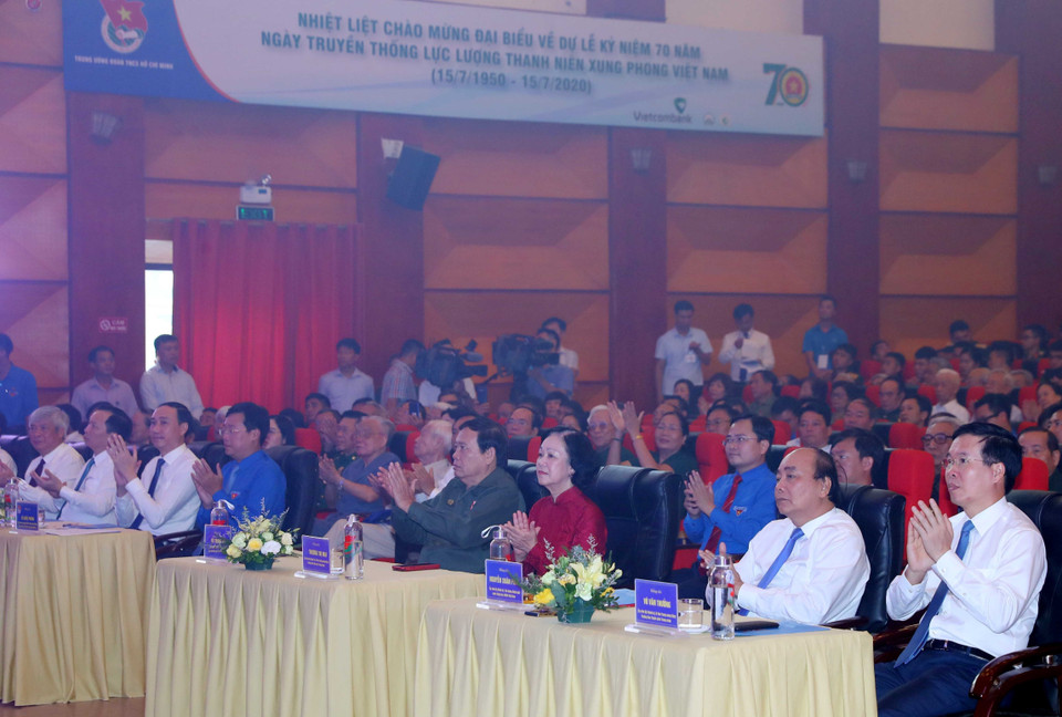 Thủ tướng Nguyễn Xuân Phúc và các đại biểu tham dự lễ kỷ niệm. (Ảnh: Thống Nhất/TTXVN)