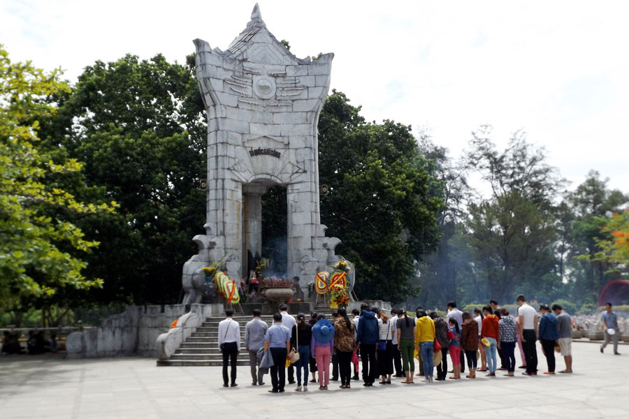 Nghĩa trang liệt sỹ Trường Sơn là nơi quy tụ 10.333 phần mộ của các liệt sỹ, có tổng diện tích 140.000m2. (Ảnh: T.H/Vietnam+)