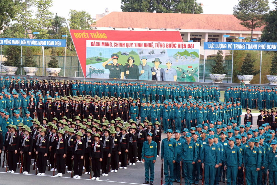 Các lực lượng vũ trang Thành phố Hồ Chí Minh duyệt đội ngũ tại Lễ ra quân huấn luyện năm 2019. (Ảnh: Xuân Khu/TTXVN)