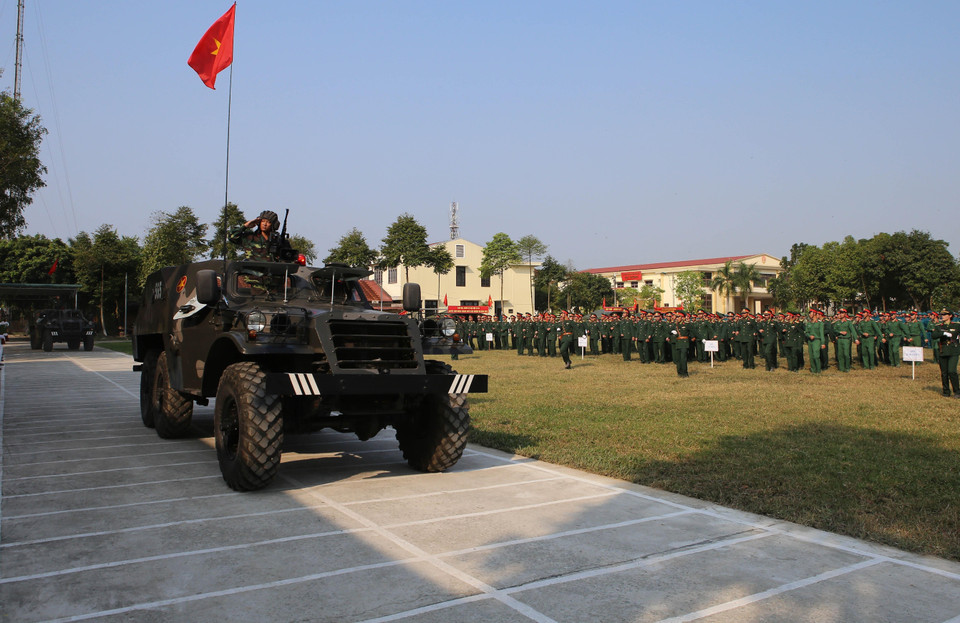Lực lượng xe cơ giới tham gia trong lễ duyệt đội ngũ tại Thừa Thiên-Huế. (Ảnh: Hồ Cầu/TTXVN)