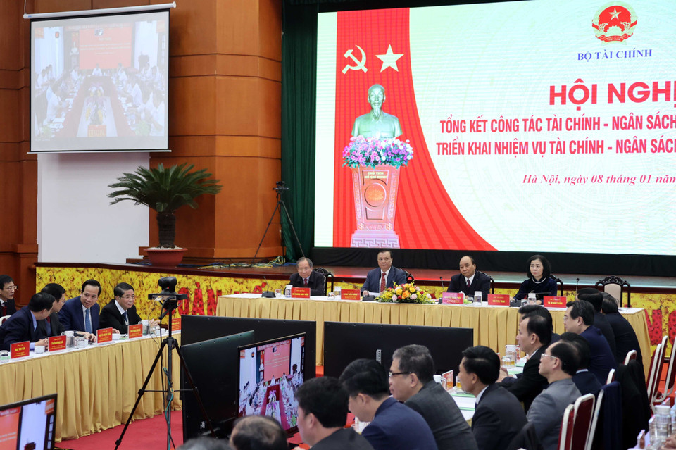 Thủ tướng Nguyễn Xuân Phúc dự và chỉ đạo hội nghị. (Ảnh: Thống Nhất/TTXVN)