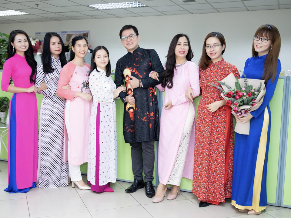 Cán bộ, phóng viên Chi nhánh Trung tâm Truyền hình Thông tấn tại Thành phố Hồ Chí Minh. (Ảnh: PV/TTXVN)