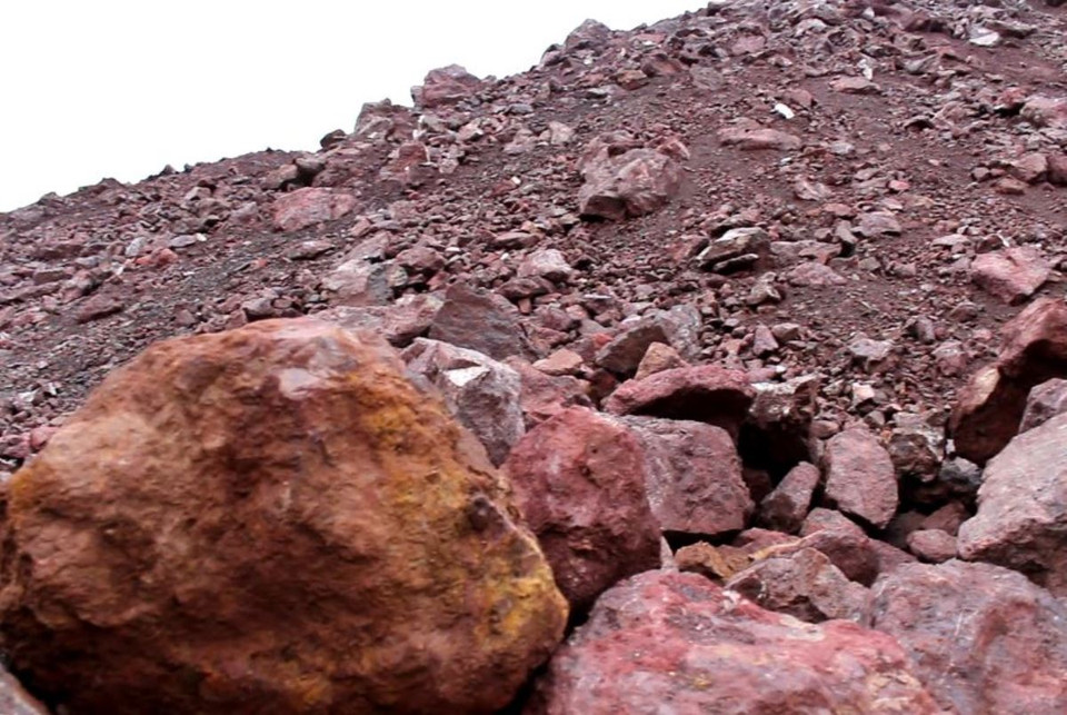 Bãi đá thải tại phường Tân Giang, thành phố Cao Bằng. (Ảnh: Hùng Võ/Vietnam+)