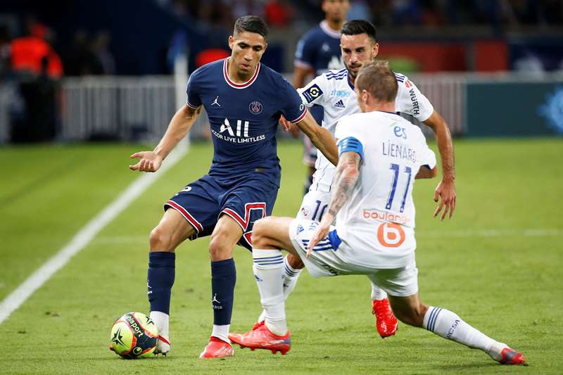 Ngay sau màn ra mắt, Hakimi cùng Wijnaldum đã bước vào thi đấu trong trận PSG tiếp Strasbourg trên sân nhà ở vòng 2 Ligue 1. (Nguồn: psg.fr)