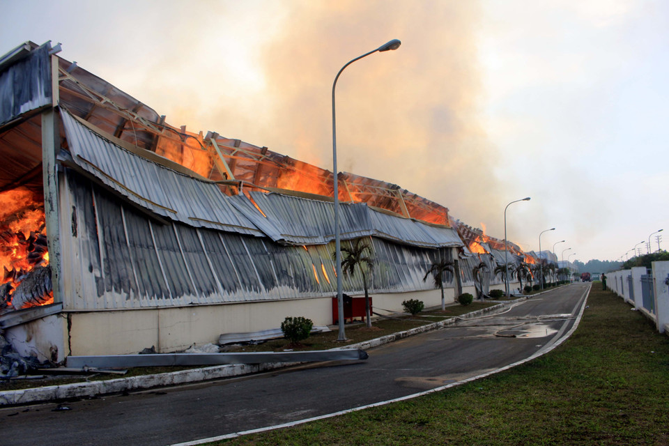  Khu vực nhà kho bị cháy rụi. (Ảnh: Văn Đức/TTXVN)
