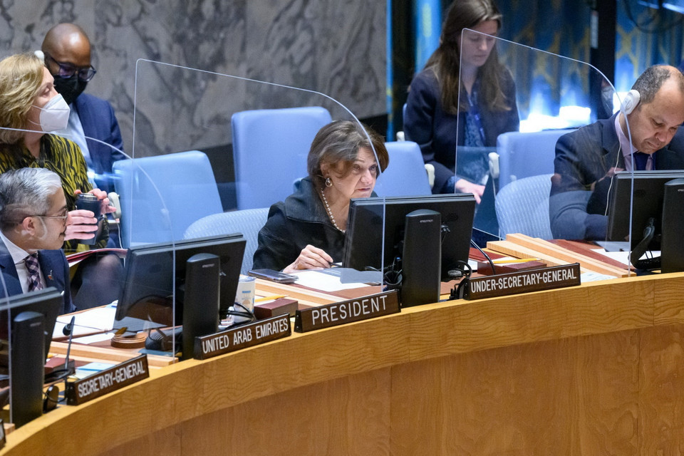 Phát biểu tại phiên họp ngày 16/3 của Hội đồng Bảo an Liên hợp quốc về tình hình Libya, Phó Tổng thư ký Liên hợp quốc Rosemary DiCarlo (giữa) cảnh báo về sự hiện diện của hai Chính phủ song song tại Libya nếu các cuộc bầu cử của quốc gia Bắc Phi này không được tổ chức. (Ảnh: THX/ TTXVN)