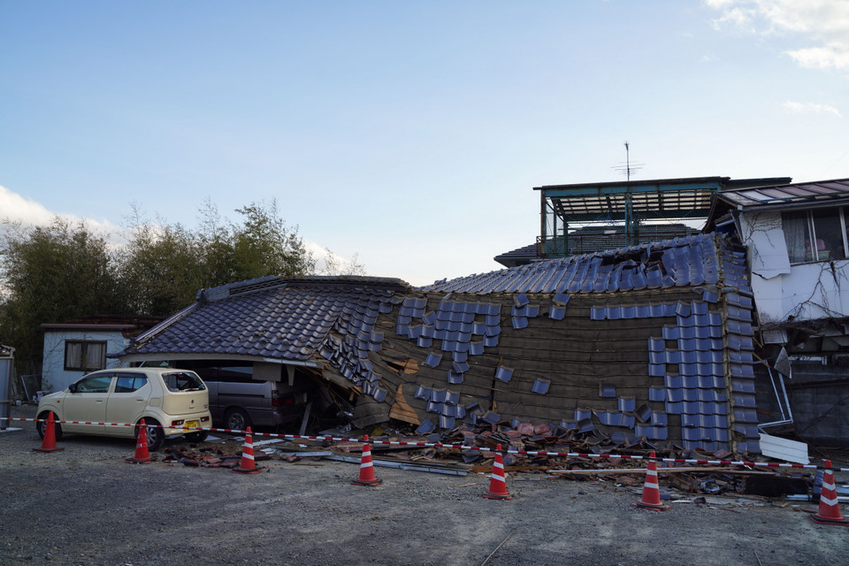 Một trận động đất có độ lớn 7,4 xảy ra ngày 16/3/2022, với tâm chấn ở độ sâu 57km, kéo theo sóng thần xuất hiện ở tỉnh Miyagi và tỉnh Fukushima của Nhật Bản, khiến ít nhất 4 người thiệt mạng và hơn 160 người bị thương. (Ảnh: THX/TTXVN)