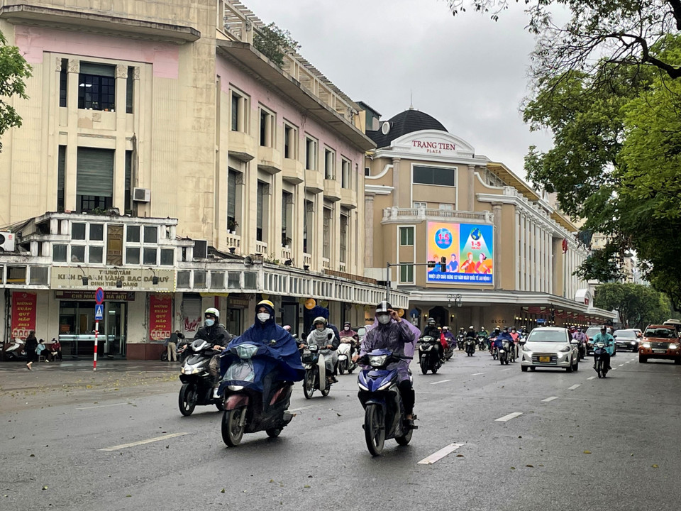 Từ ngày 24/4-3/5, khu vực Bắc Bộ, Trung Bộ có mưa rào và dông, cục bộ có mưa vừa, mưa to, trong mưa dông có khả năng xảy ra lốc, sét, mưa đá và gió giật mạnh. (Ảnh: PV/Vietnam+)